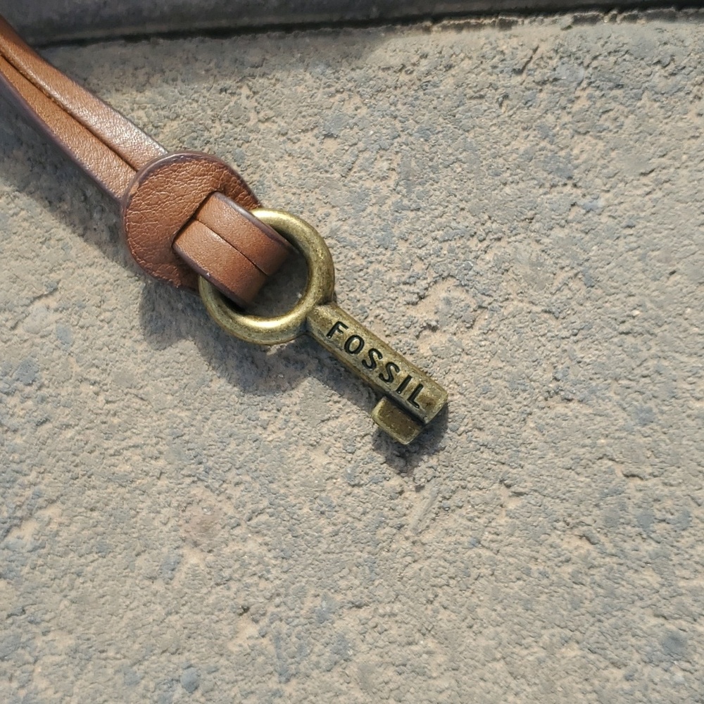 FOSSIL purse - Picture 3 of 8